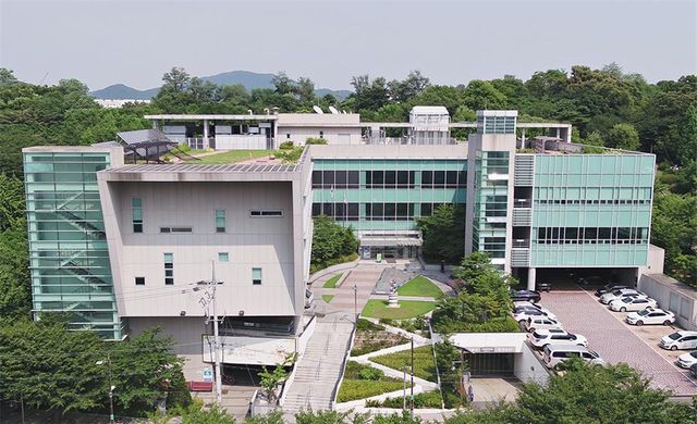 인천 남동구에 있는 미추홀도서관 전경