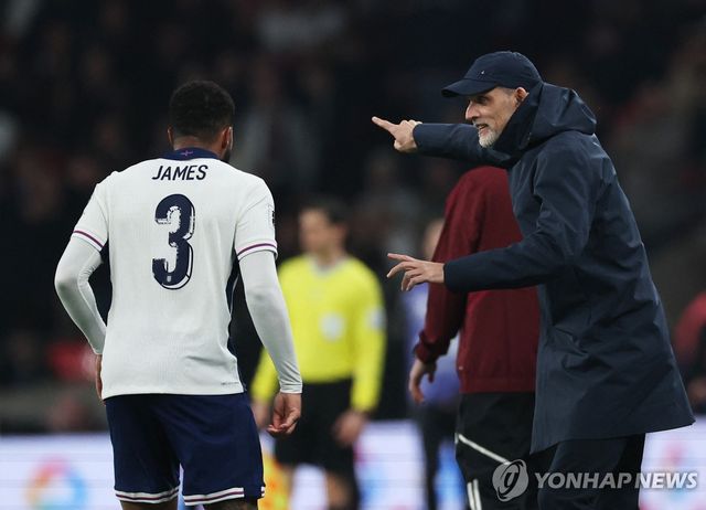 선수들을 독려하는 토마스 투헬 감독