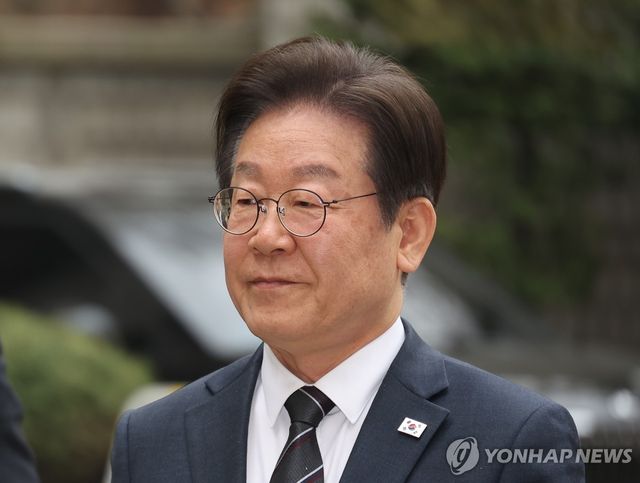공판 출석하는 더불어민주당 이재명 대표