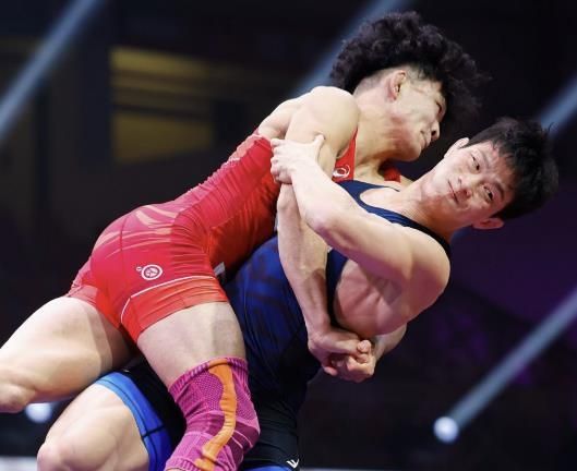 경기 펼치는 정한재(오른쪽)