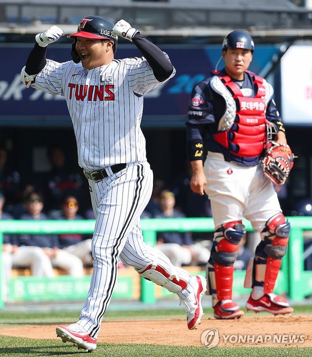 문보경, 2025년 1호 홈런