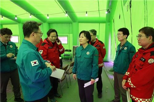 농식품부 장관, 의성군 산불현장통합지휘본부 방문 