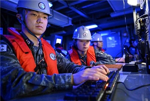 2함대 호위함 대전함 전투지휘실