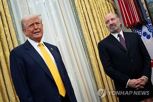 미국 트럼프 대통령과 러트닉 상무부 장관