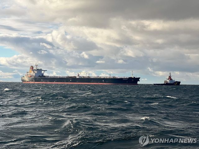독일이 러시아 그림자 함대 소속으로 의심해 억류한 유조선