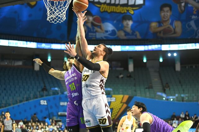 프로농구 LG의 아셈 마레이