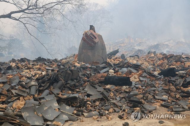 화마가 휩쓸고 간 천년고찰 고운사