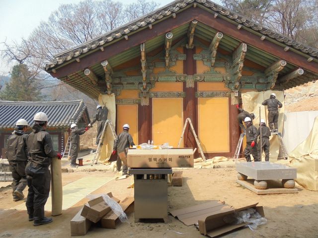 안동 봉정사 방염포 설치 작업 