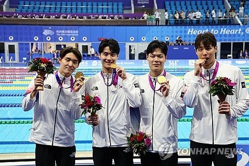 금을 든 남자들