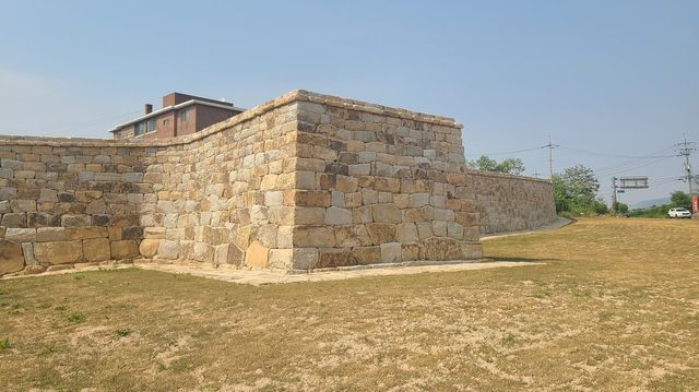 당진 면천읍성 동남치성·동벽 구간