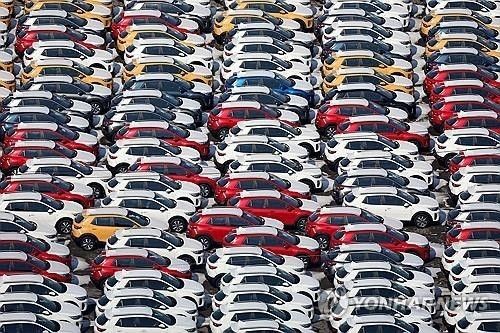 경기도 평택항 인근의 수출용 자동차