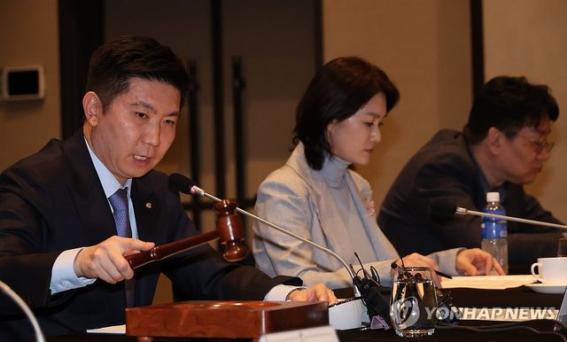 안건 처리하는 유승민 신임 대한체육회장