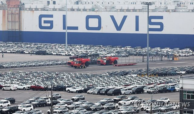 수출 기다리는 차량