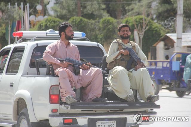 파키스탄 발루치스탄 주도 퀘타를 순찰 중인 군인들