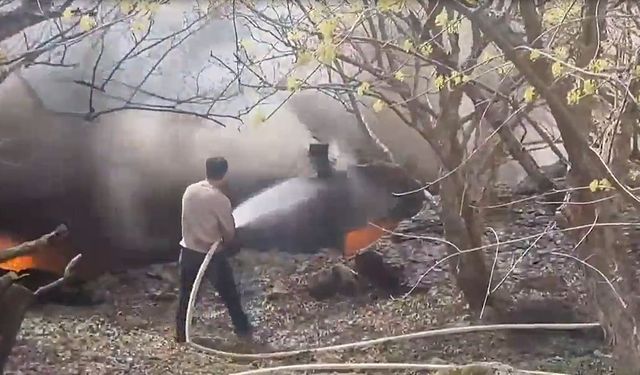 주택 화재 진화하는 정일기 소방위