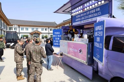 성동구가 의성군에 급파한 간식차