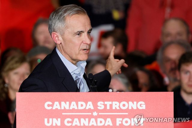 '강한 캐나다' 내걸고 총선 유세 나선 카니 총리