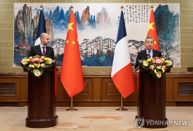 중국-프랑스 외교장관 회담 후 기자회견