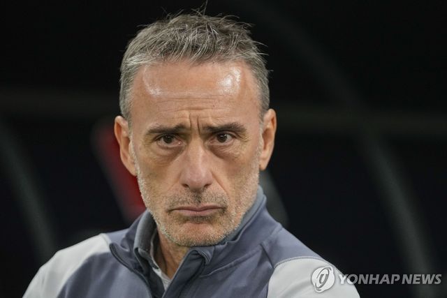 UAE 축구대표팀 감독에서 해임된 파울루 벤투.