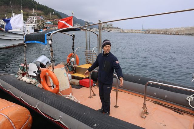 방파제 대피한 영덕 경정3리 주민 20여명 구조한 전대헌씨