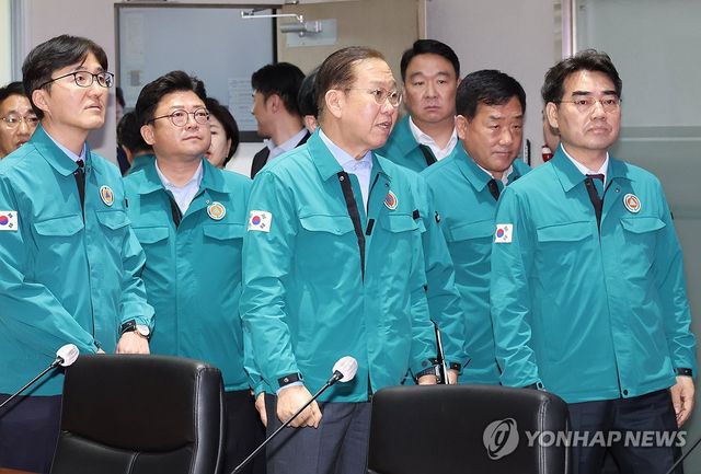 산불재난대응 특위 참석하는 권영세 비대위원장