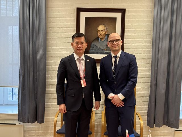 석종건 방사청장과 안드레아스 플롬 노르웨이 국방차관
