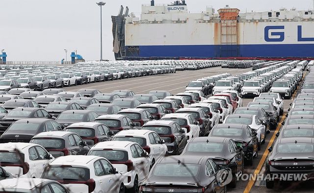 트럼프, 외국산 자동차에 25% 관세 공식 발표