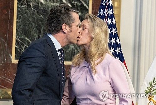 피트 헤그세스 미국 국방장관과 부인 제니퍼