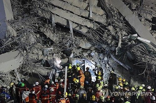 강진에 무너진 태국 방콕 미완성 건물