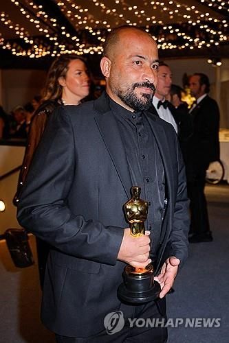 '노 아더 랜드'로 올해 오스카상 다큐멘터리 부분에서 수상한 팔레스타인 영화 감독 함단 발랄 [로이터=연합뉴스] 