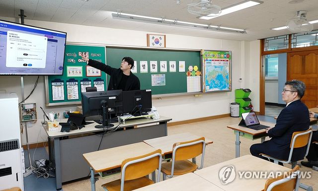 오석환 차관, 학교 디지털 인프라 점검 현장 방문