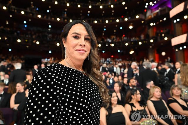 제97회 미국 아카데미 시상식에 참석한 배우 카를라 소피아 가스콘