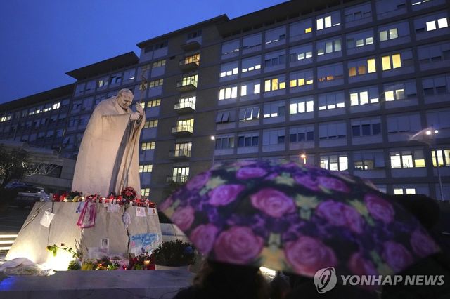 프란치스코 교황이 입원 중인 이탈리아 로마 제멜리 병원
