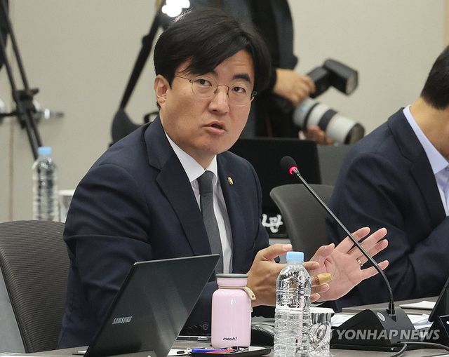 질의하는 김성회 의원