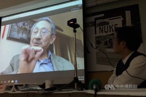 2017년 장셴이 전 대만 육군 대령(화면 속)