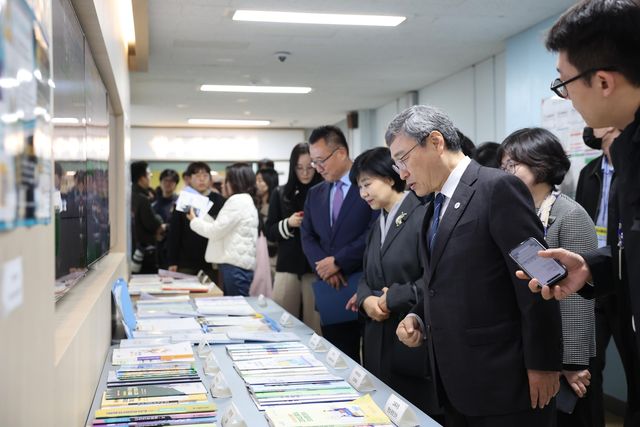 당곡고 고교학점제 운영 현황을 살피는 정근식 서울시교육감. 2025.03.27. [서울시교육청 제공. DB 및 재판매 금지]
