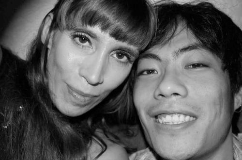 건강한 때의 장성탄 씨와 아내 로리안 시몬 씨(왼쪽)