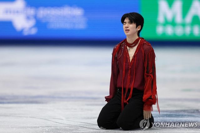 아쉬워하는 차준환