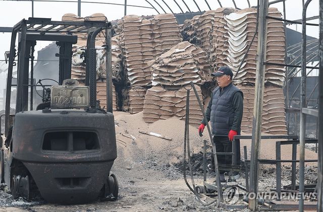 잿더미 돼버린 농기계