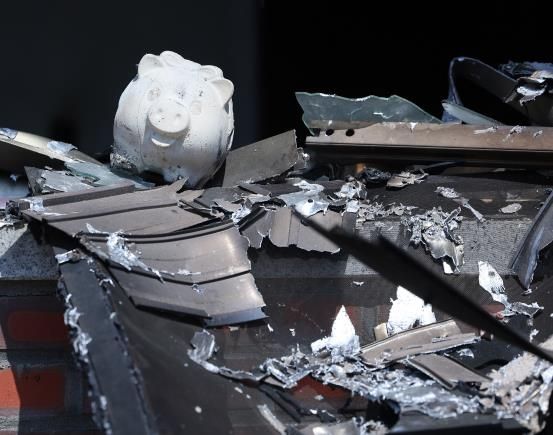 29일 경북 안동시 임하면 추목리 마을 한 주택에서 찾은 저금통.