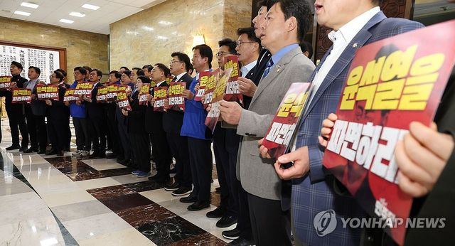 구회 외치는 민주당 초선의원들