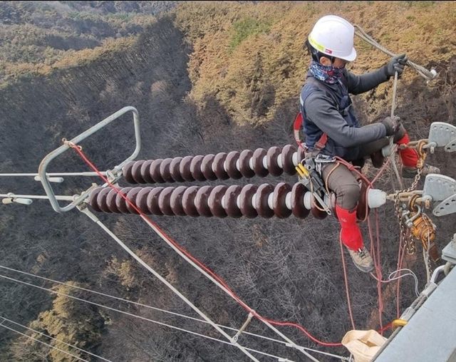 산불 피해지역 전력설비 복구