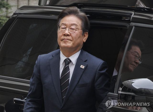 대장동 등 공판 출석하는 더불어민주당 이재명 대표
