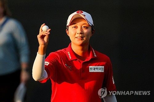 활짝 웃는 김효주.