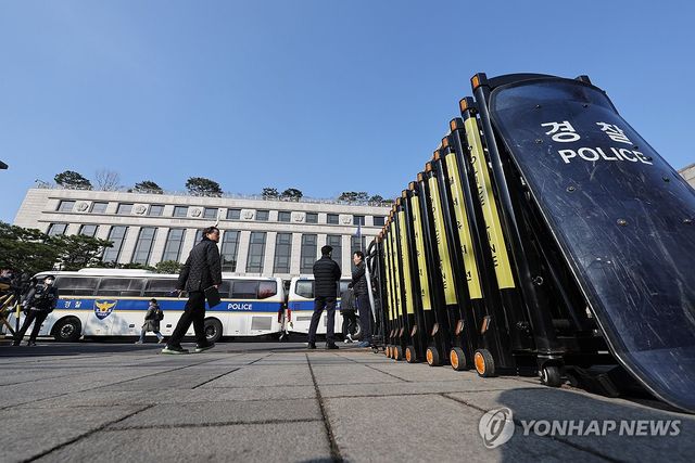 대통령 탄핵 선고 앞둔 헌법재판소