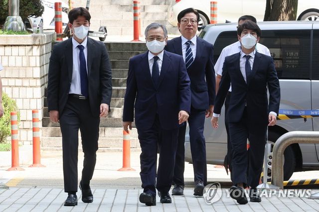 구속 전 피의자 심문 출석하는 박영수 전 특검