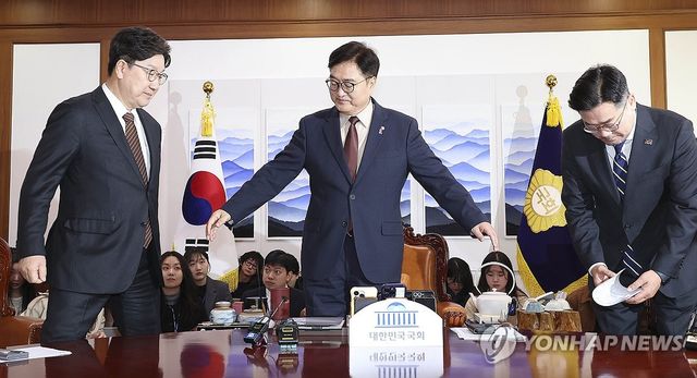 기념 촬영하는 우원식 의장-여야 원내대표