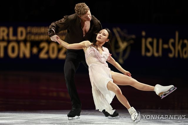 아이스댄스 매디슨 촉-에번 베이츠 조의 연기 모습