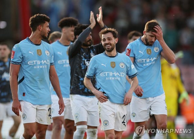 웃는 베르나르두 실바