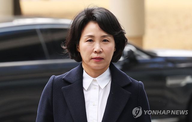 항소심 첫 공판 출석하는 김혜경 씨